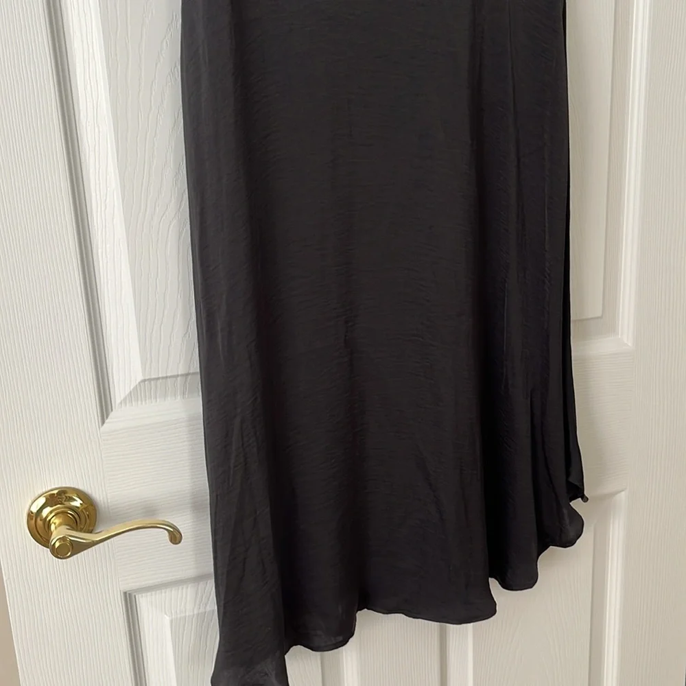 LOFT DRESS - Picture 2 of 5